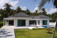 WHITE BEACH VILLAS: Bouganvilla Villa D